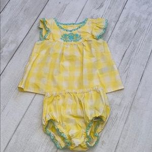 Adorable Baby Gap outfit, 6-12 Months